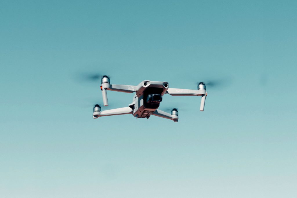 LDP Drones, nettoyage toiture drone, inspection aérienne, thermographie aérienne, sécurisation de sites Paris Marne la Vallée - Val d'Europe